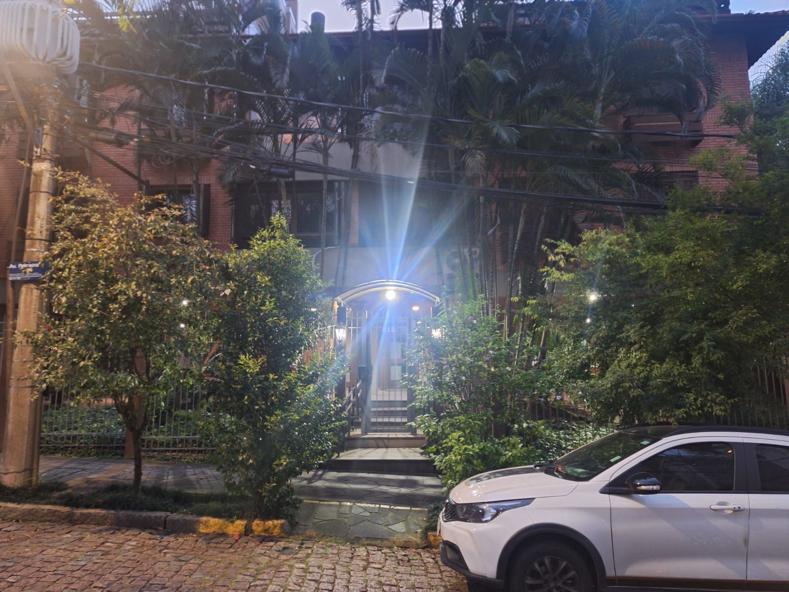fachada a noite