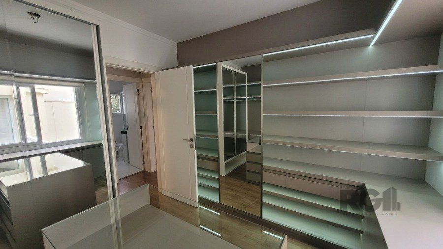 Casa à venda com 4 quartos, 250m² - Foto 19