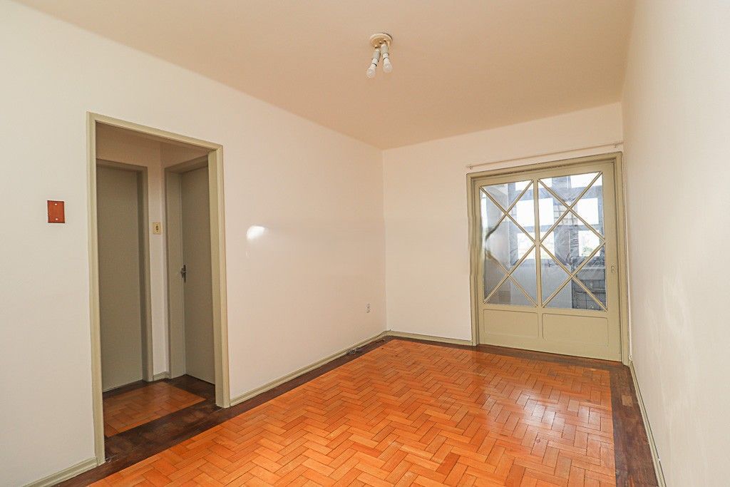 Apartamento com 01 dormitório elevador Floresta - Porto Alegre - área 46,24m²
