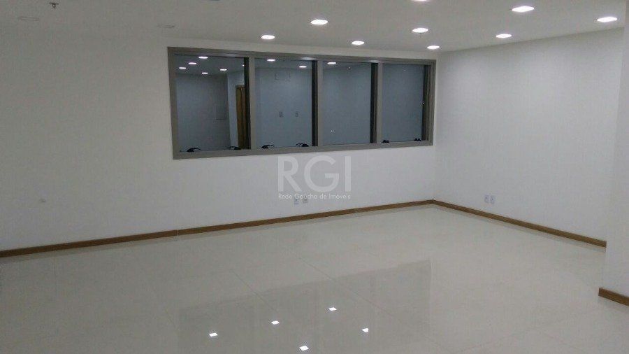 Sala Comercial à venda com 55m², 1 vaga no bairro Menino Deus em Porto Alegre