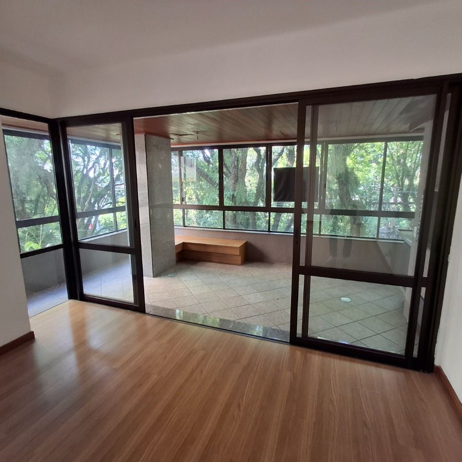 Apartamento à venda com 3 quartos, 158m² - Foto 13