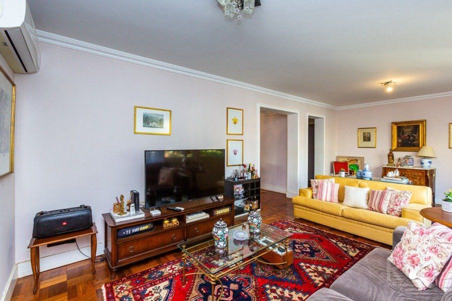 Apartamento à venda com 3 quartos, 144m² - Foto 2
