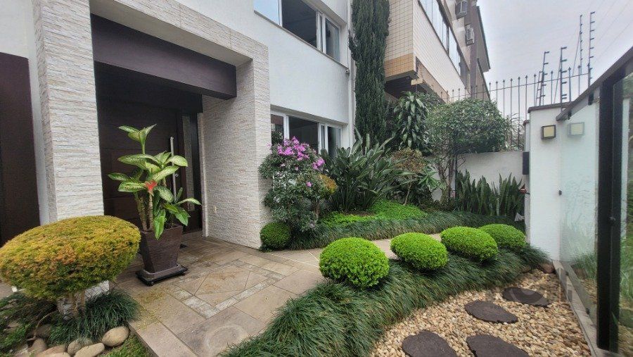 Casa à venda com 4 quartos, 250m² - Foto 2