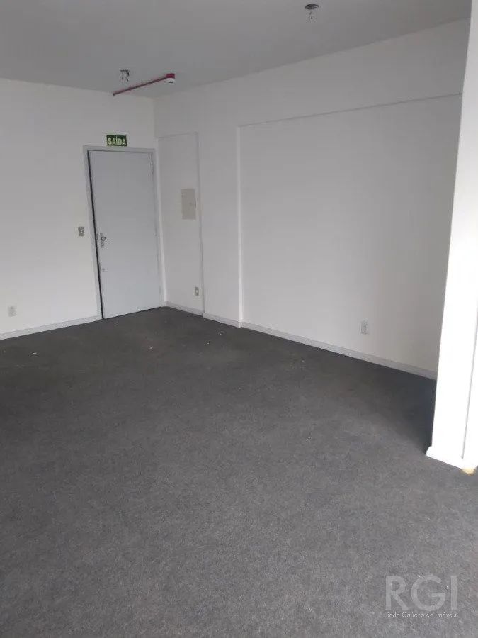 Sala Comercial à venda com 31m² no bairro Cristo Redentor em Porto Alegre