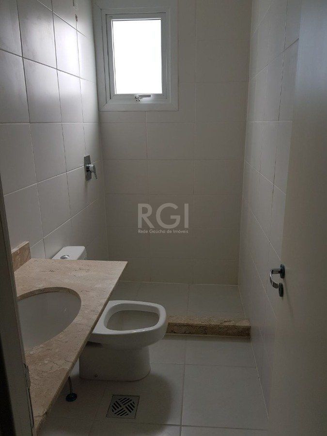 Casa de Condomínio à venda com 5 quartos, 220m² - Foto 4