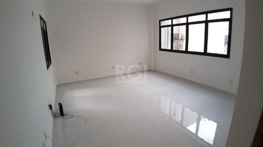 Casa Comercial no bairro Santa Cecília em Porto Alegre para Comprar