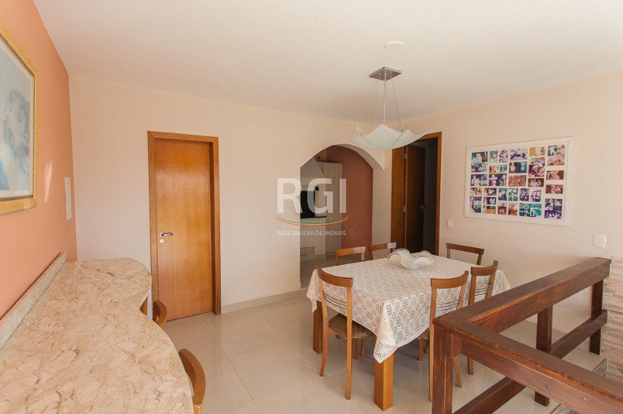 Cobertura, 3 dormitórios no bairro Passo da Areia em Porto Alegre para Comprar