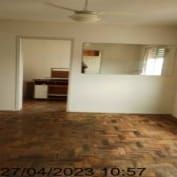 Excelente apto. de 37,15m2 com sala, cozinha com armários, balcão com pia, banheiro social mobiliado, com box, piso em parquet — foto 3