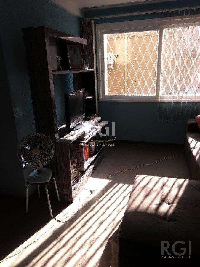 Apartamento à venda com 63m², 2 quartos, 1 vaga no bairro Cavalhada em Porto Alegre