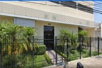 Sala Comercial à venda com 32m², 1 vaga no bairro Partenon em Porto Alegre