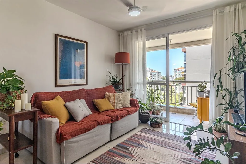 Apartamento à venda com 74m², 2 quartos, 1 suíte, 1 vaga no bairro Jardim Lindóia em Porto Alegre