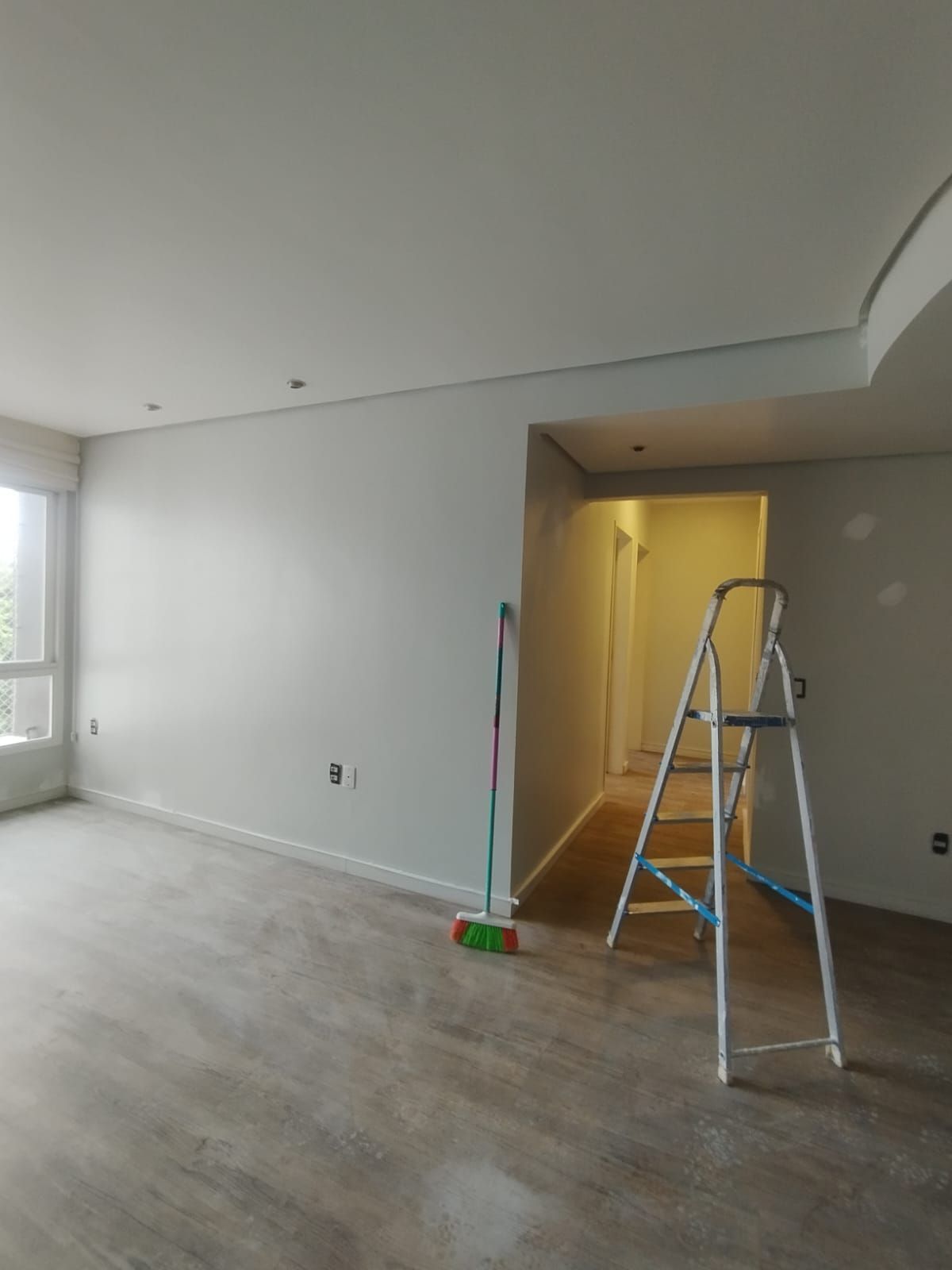 VENDA APARTAMENTO 2 DORMITÓRIOS, 2 BANHOS, ANDAR ALTO 1 VAGA INFRA