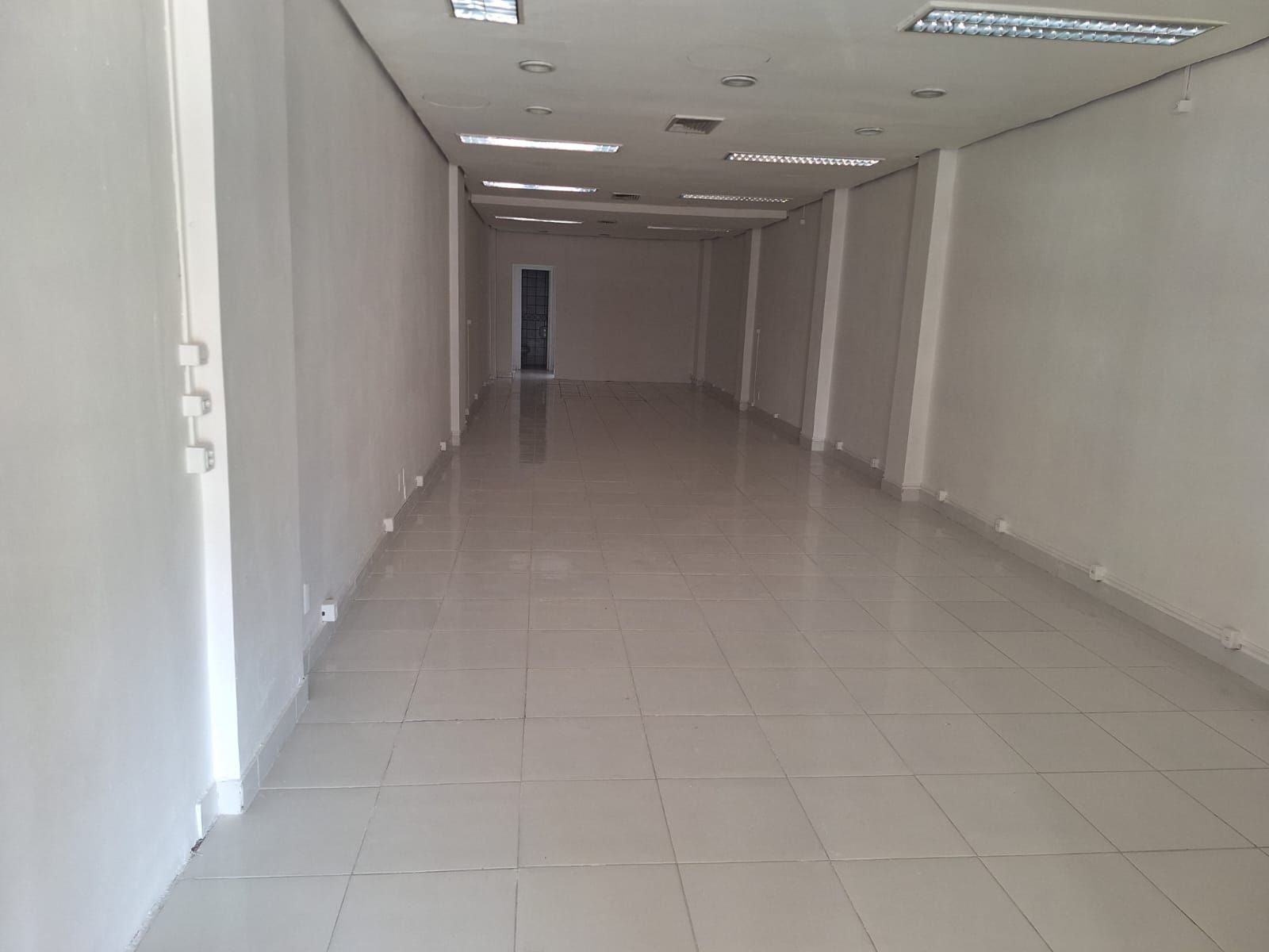 Loja à venda com 95m², 1 quarto no bairro Auxiliadora em Porto Alegre