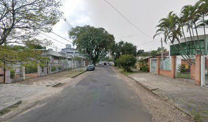Casa com 104 m2, c/2 dorms., depend. empreg com banh. vaga 2 carros, canil, Bairro Partenon