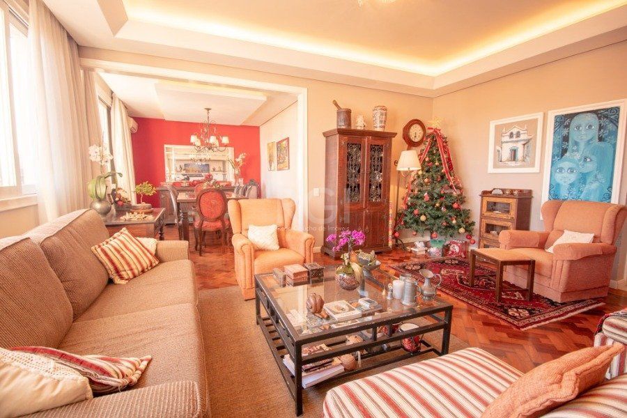 Apartamento à venda com 190m², 3 quartos, 1 suíte, 1 vaga no bairro Rio Branco em Porto Alegre