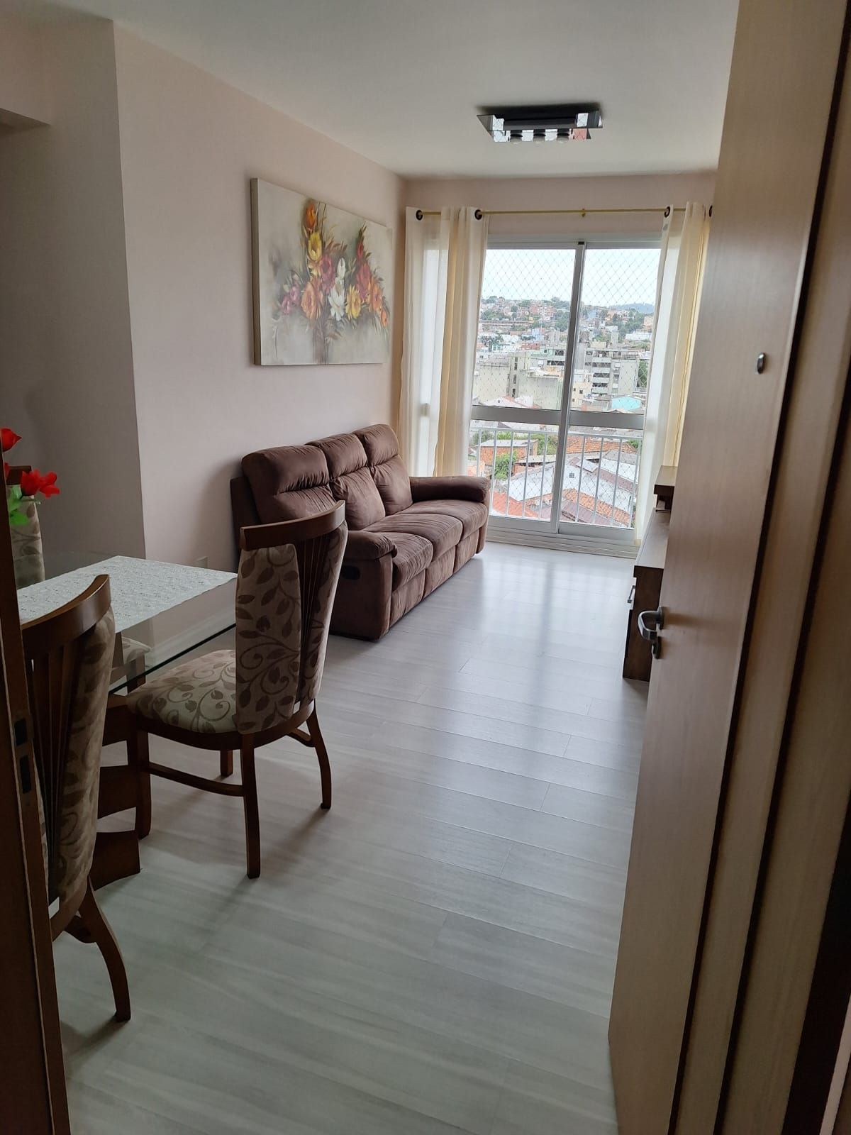 Apartamento à venda com 59m², 2 quartos, 1 suíte, 1 vaga no bairro Partenon em Porto Alegre