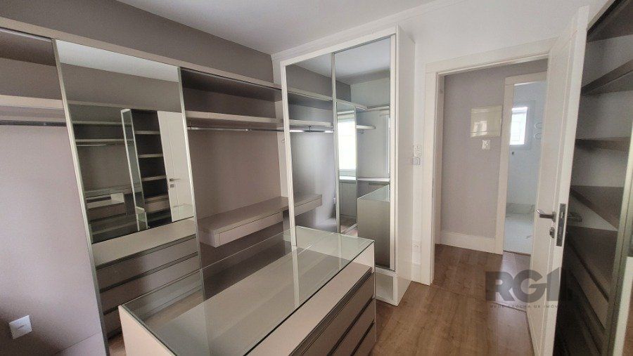 Casa à venda com 4 quartos, 250m² - Foto 23