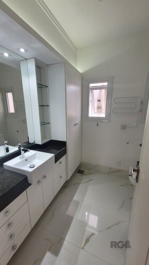 Casa à venda com 4 quartos, 250m² - Foto 26