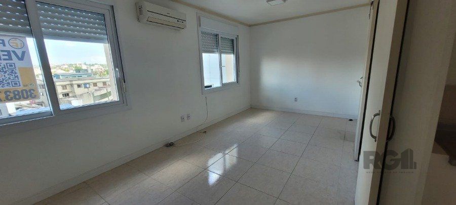 Kitnet, 1 dormitório no bairro Praia de Belas em Porto Alegre para Comprar