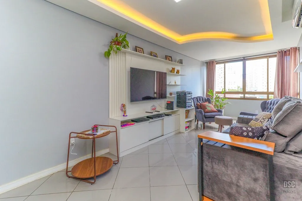 Apartamento à venda com 73m², 2 quartos, 1 suíte, 2 vagas no bairro Passo d'Areia em Porto Alegre