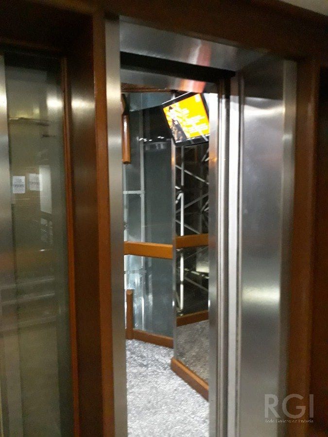 Conjunto Comercial-Sala à venda com 1 quarto, 27m² - Foto 16