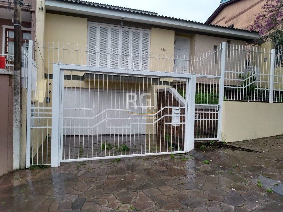 Casa à venda com 3 quartos, 299m² - Foto 2