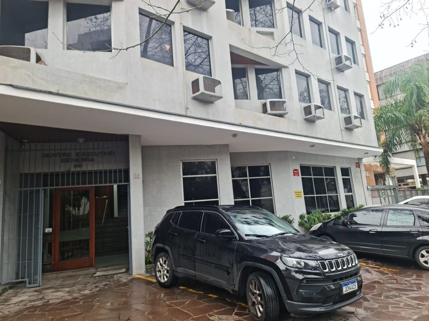 Ótima sala comercial mobiliada no bairro Petrópolis