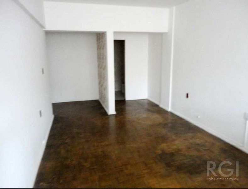 Sala Comercial à venda com 34m² no bairro Centro Histórico em Porto Alegre