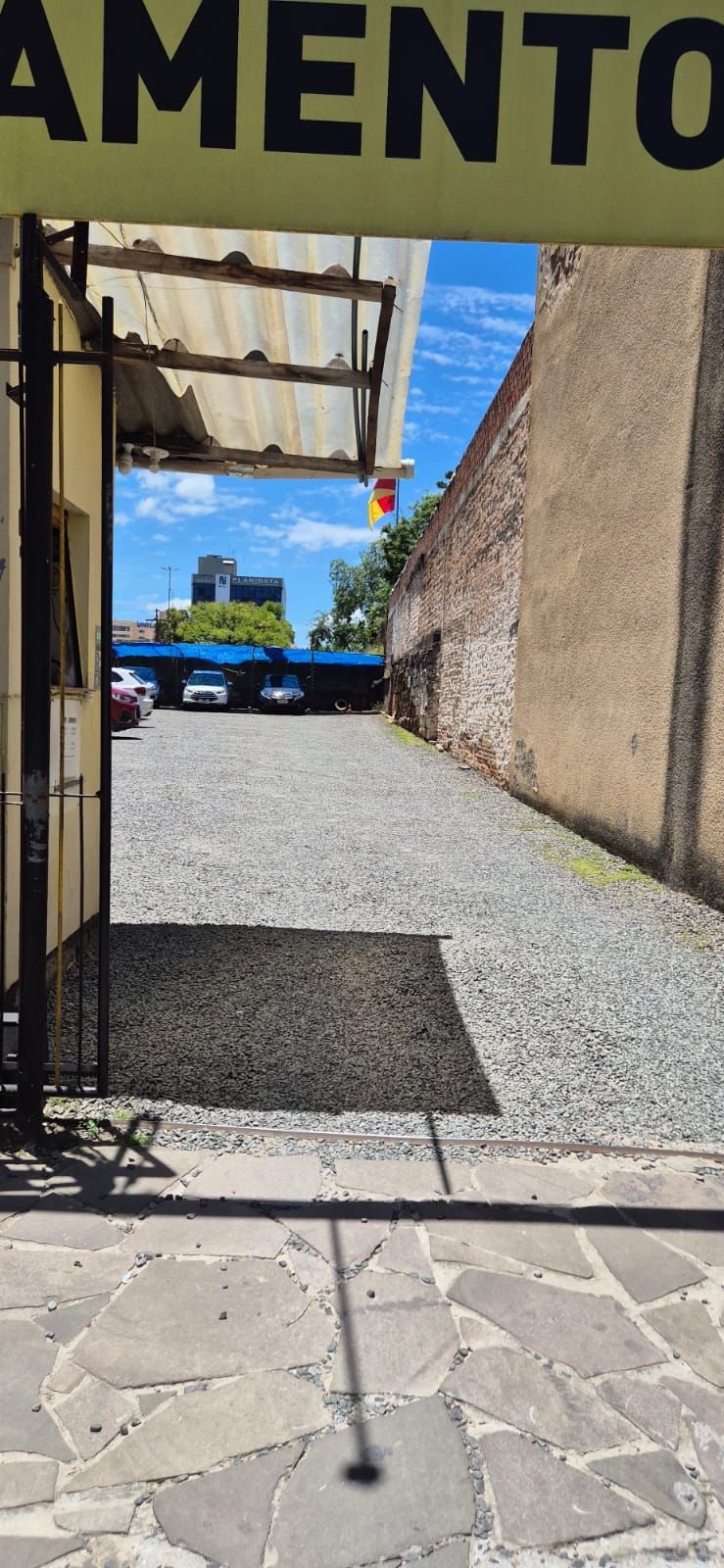 Excelente terreno no centro de Canoas, com 374 m2 (11X34)