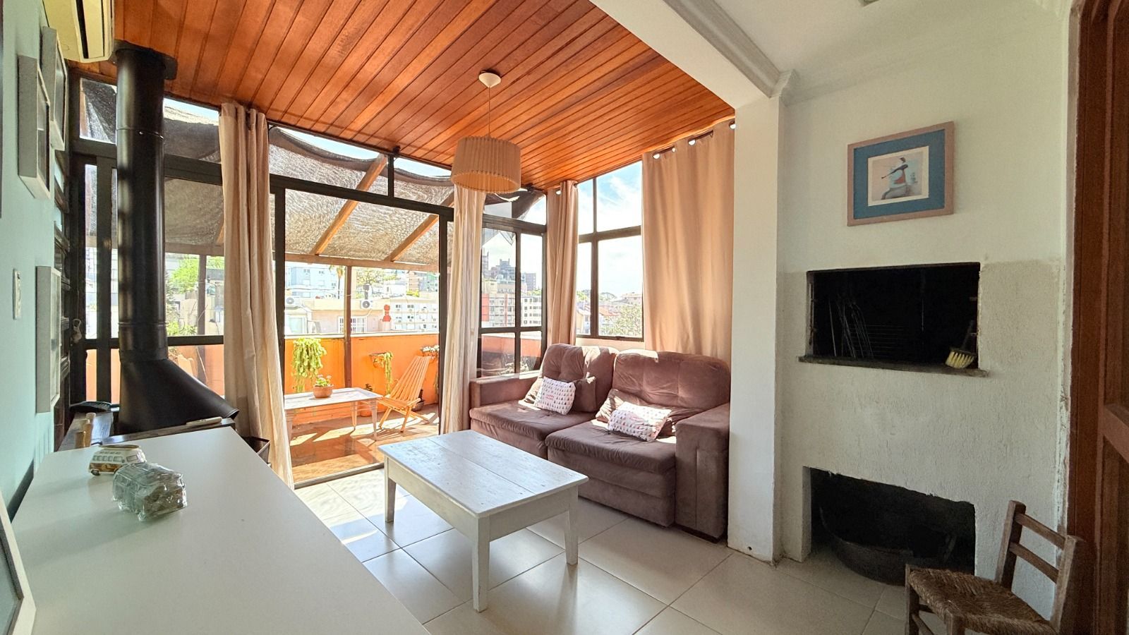 Linda cobertura horizontal com 113,18 m2 , no bairro Higienopolis, de 02 dormitórios, suite master