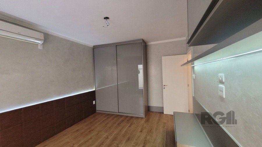 Casa à venda com 4 quartos, 250m² - Foto 27