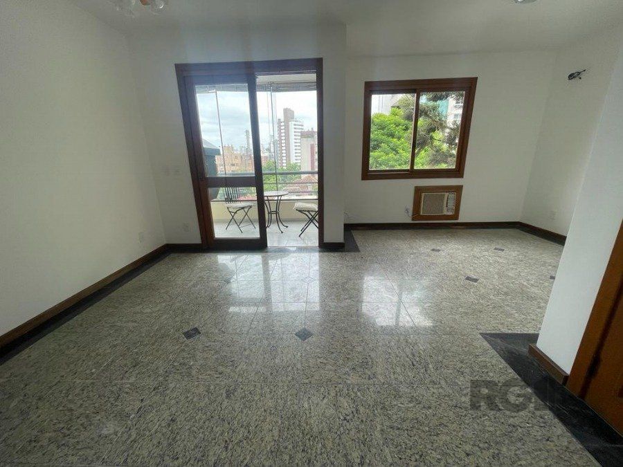 Apartamento à venda com 94m², 2 quartos, 1 suíte, 1 vaga no bairro Petrópolis em Porto Alegre