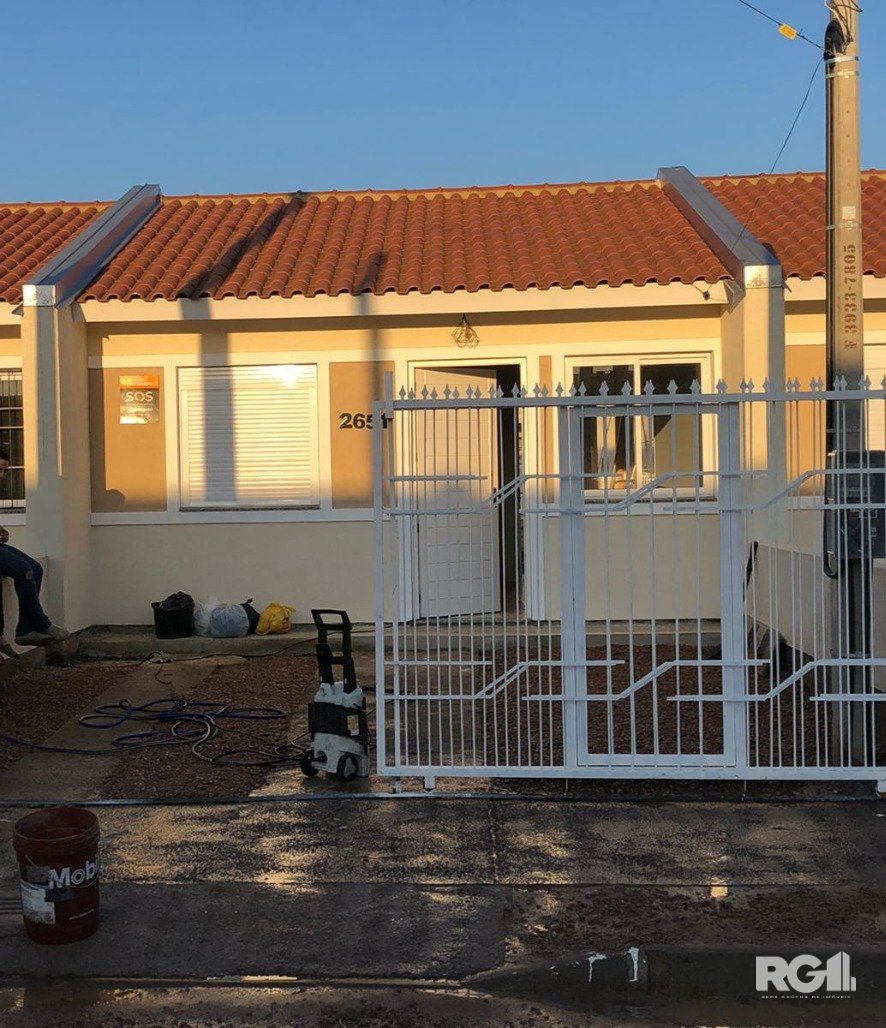 Casa 2 Dormitório(s) Bairro Jardim Iolanda