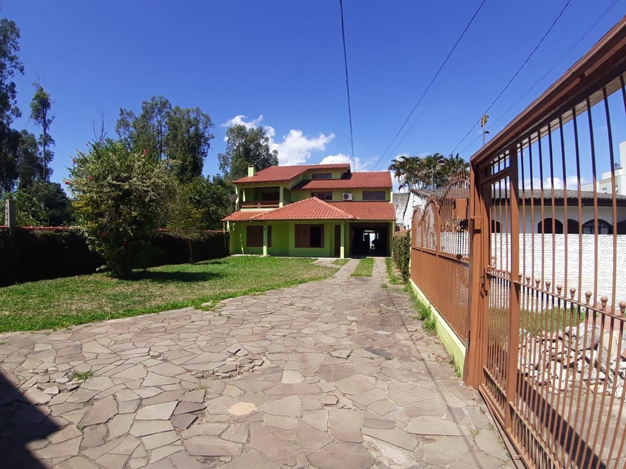 Casa com 4 dormitorios com 2 suites
