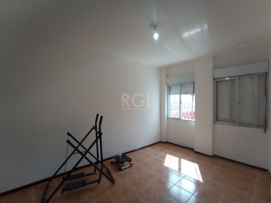 Apartamento à venda com 2 quartos, 75m² - Foto 2