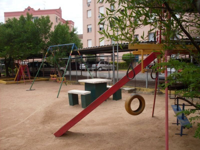 Apartamento de 02 dormitórios, de frente com garagem