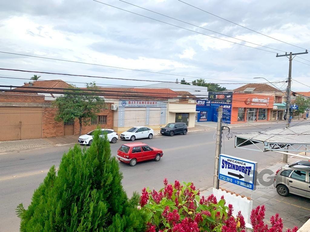 Apartamento à venda com 3 quartos, 133m² - Foto 2
