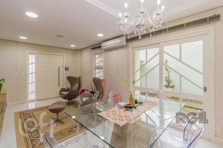 Casa, 4 quartos, 330 m² - Foto 2