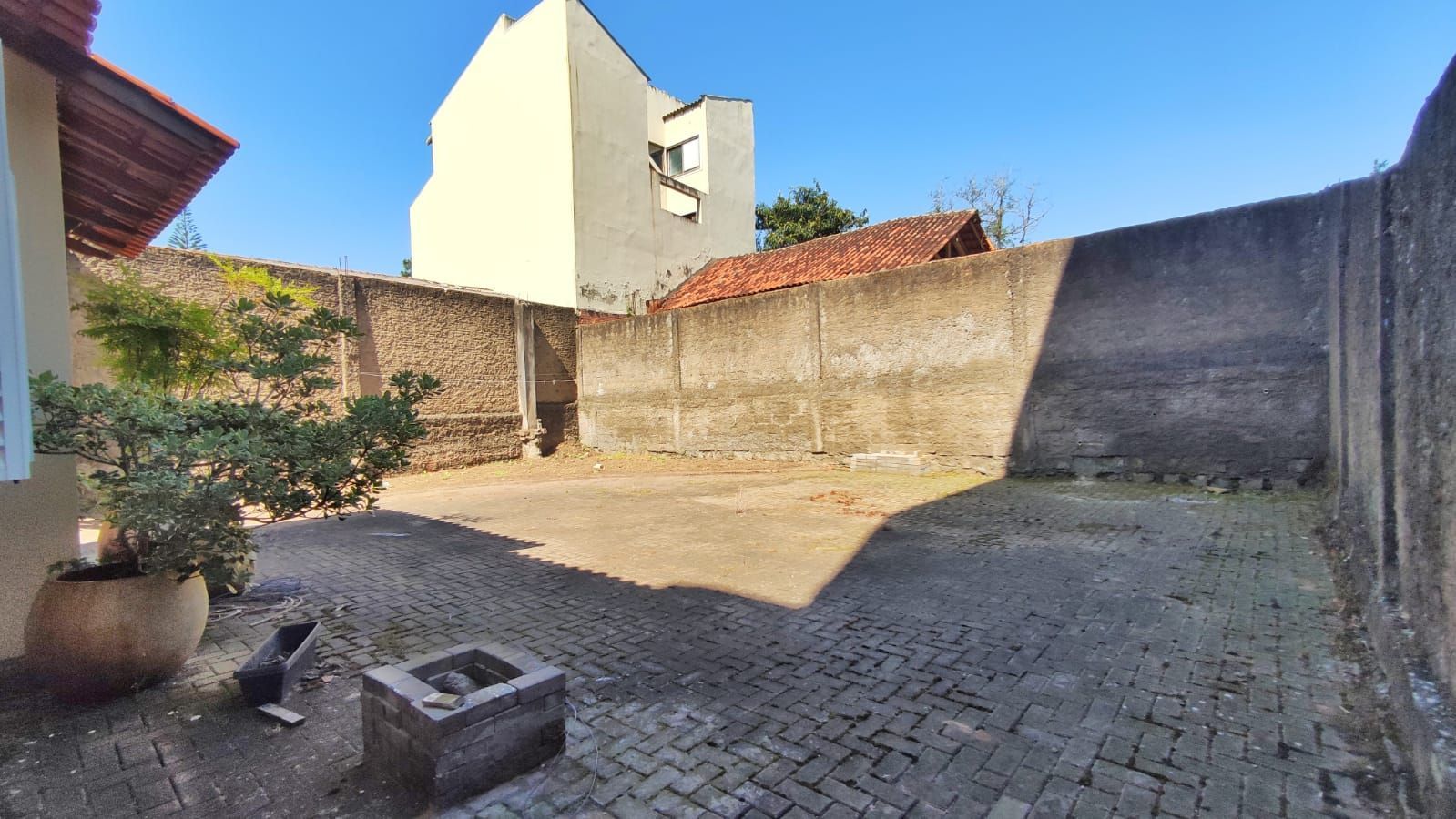 Casa à venda com 3 quartos, 222m² - Foto 25