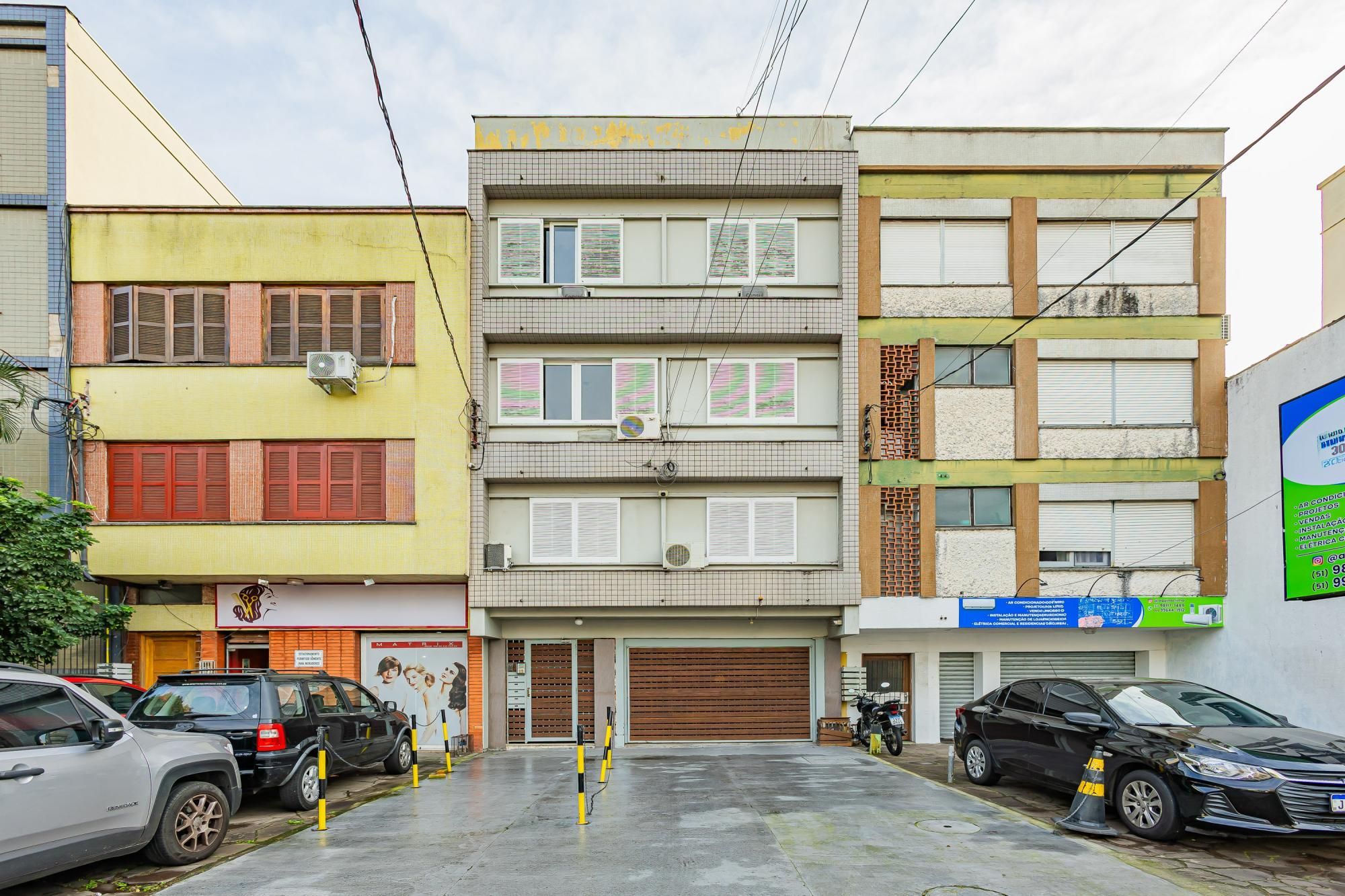Apartamento à venda com 152m², 3 quartos, 1 vaga no bairro Floresta em Porto Alegre