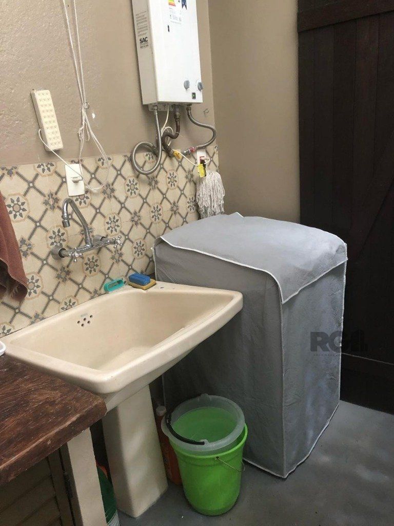 Sobrado à venda com 6 quartos, 257m² - Foto 35