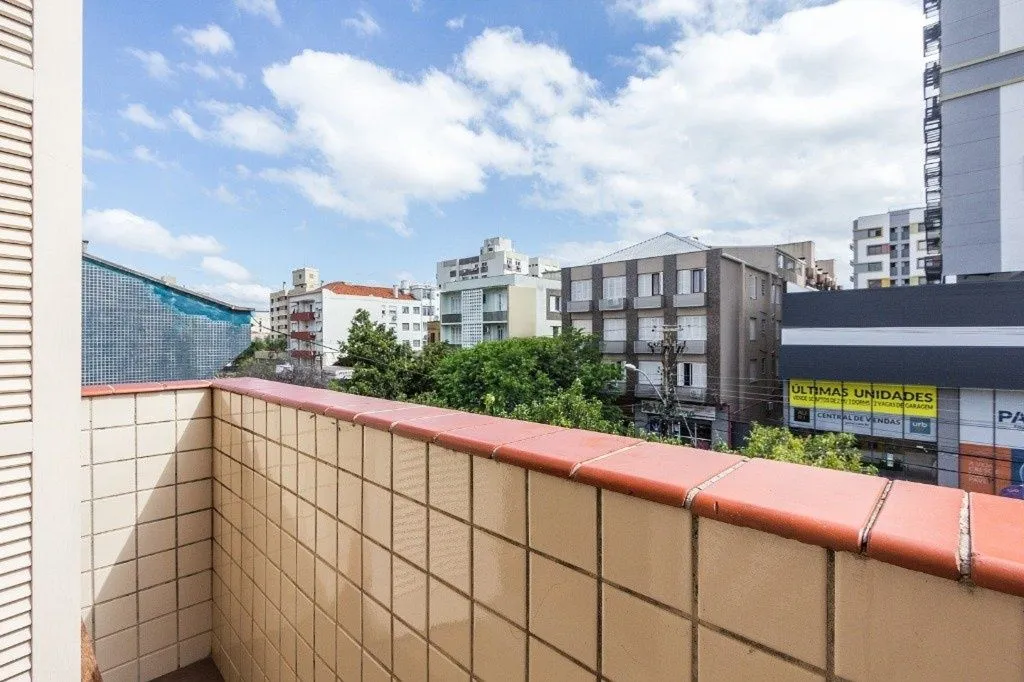 Bairro Farroupilha / Santana 03 quartos com churrasqueira