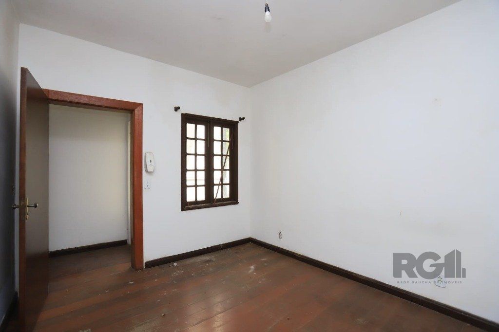Casa à venda com 3 quartos, 300m² - Foto 2