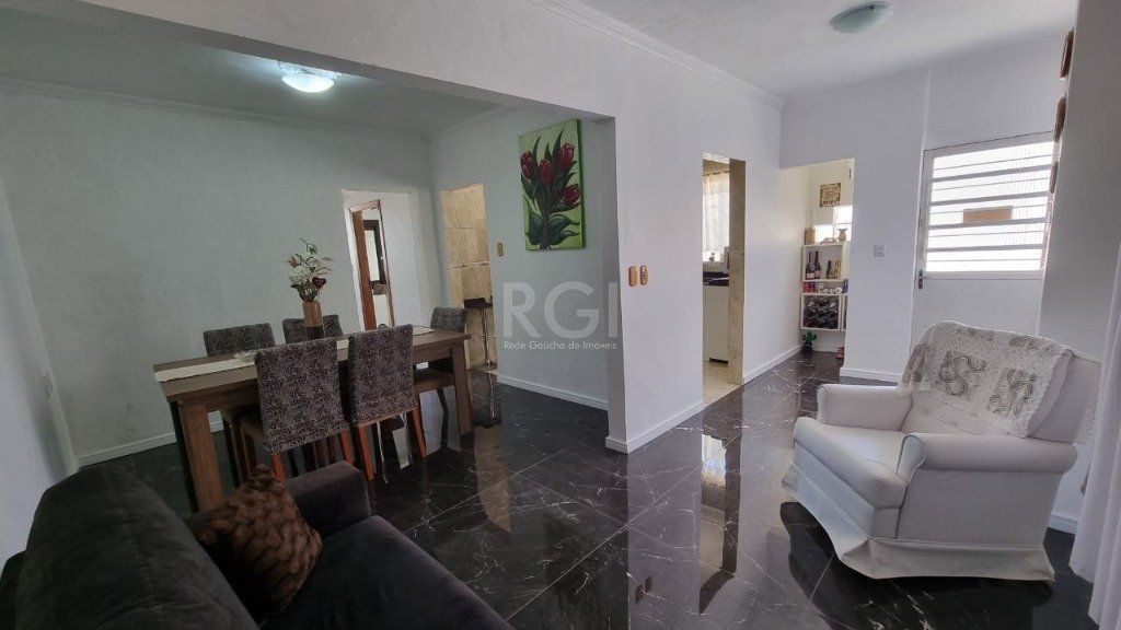 Casa à venda com 3 quartos, 180m² - Foto 2