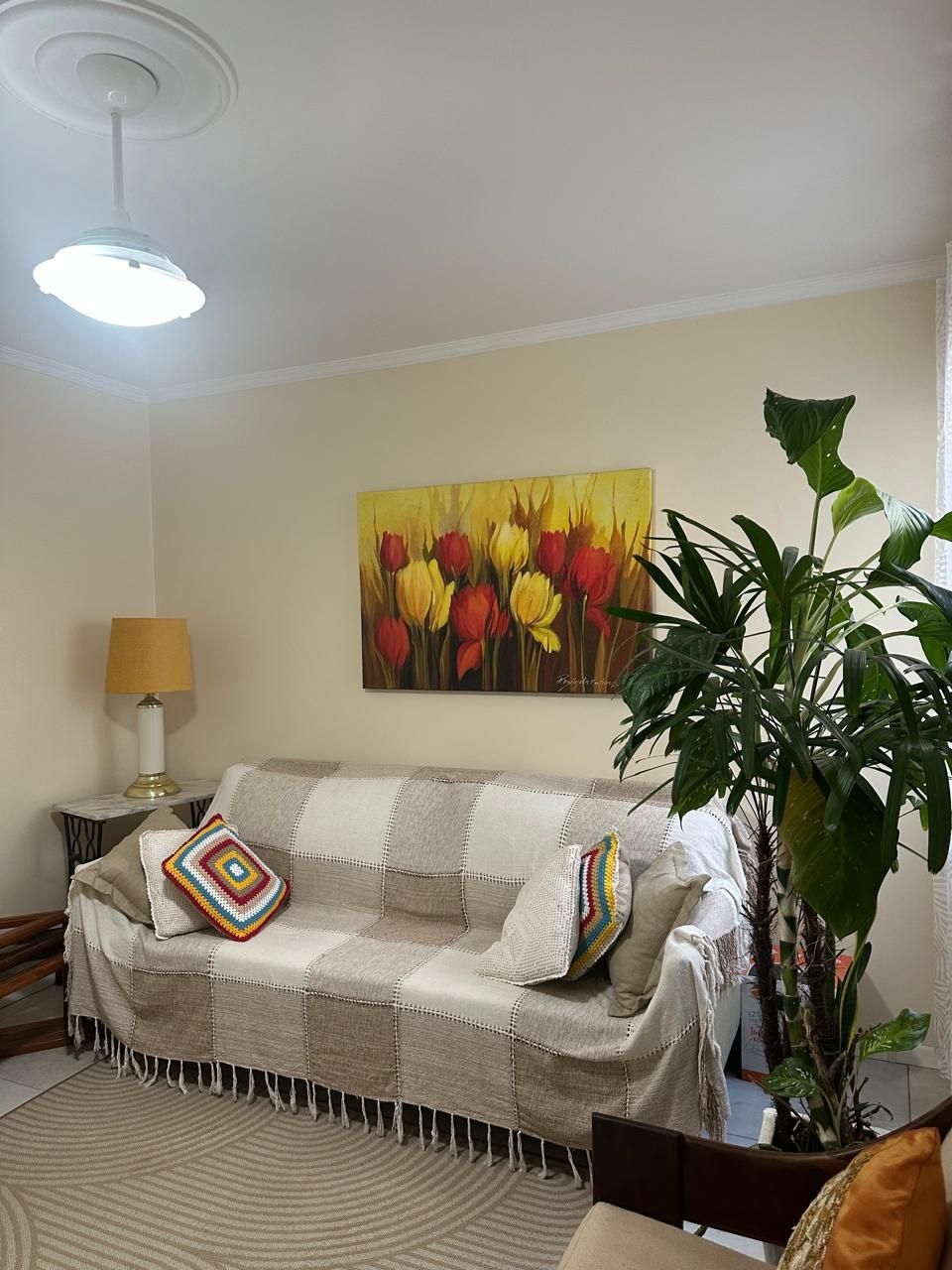 Apartamento de 01 quarto, de frente todo reformado.
