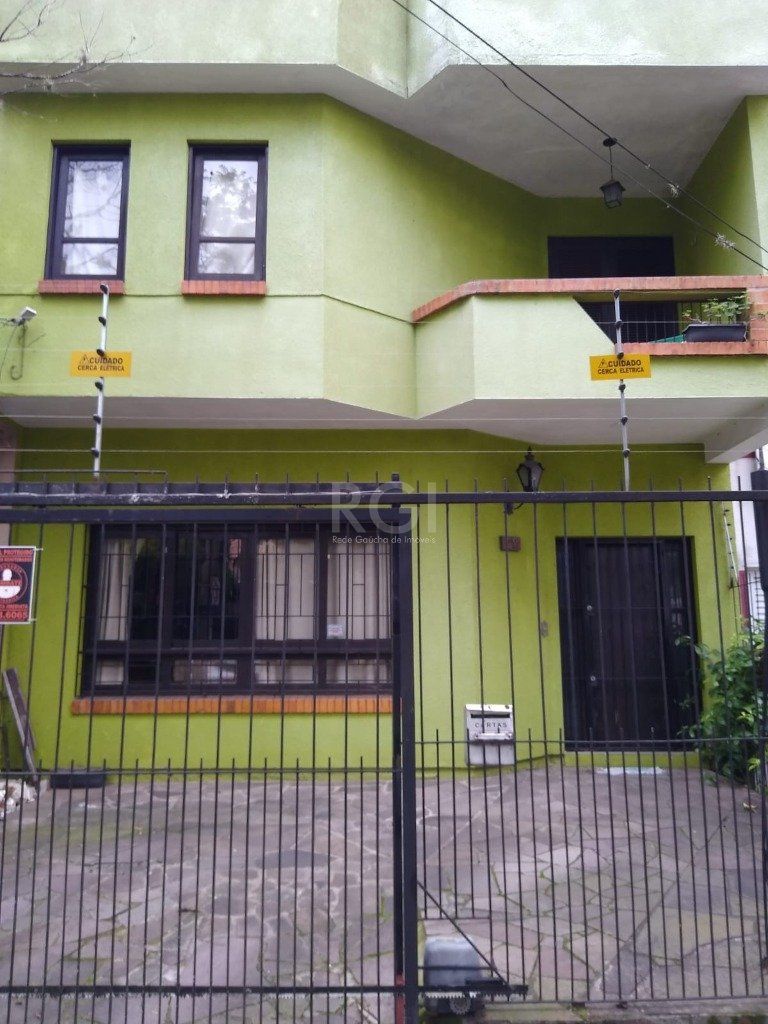 Casa para Venda - 265m², 5 dormitórios, sendo 2 suites, Floresta