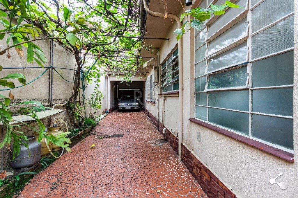 Casa à venda com 4 quartos, 221m² - Foto 32