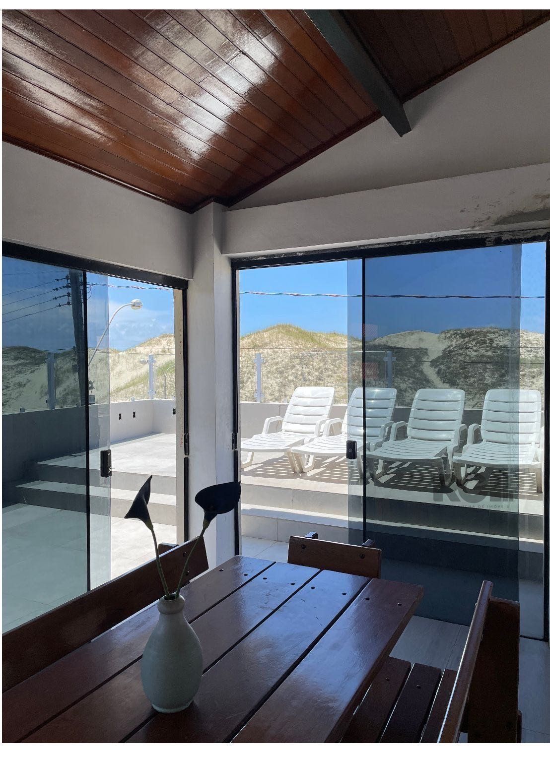 Casa à venda com 6 quartos, 333m² - Foto 1