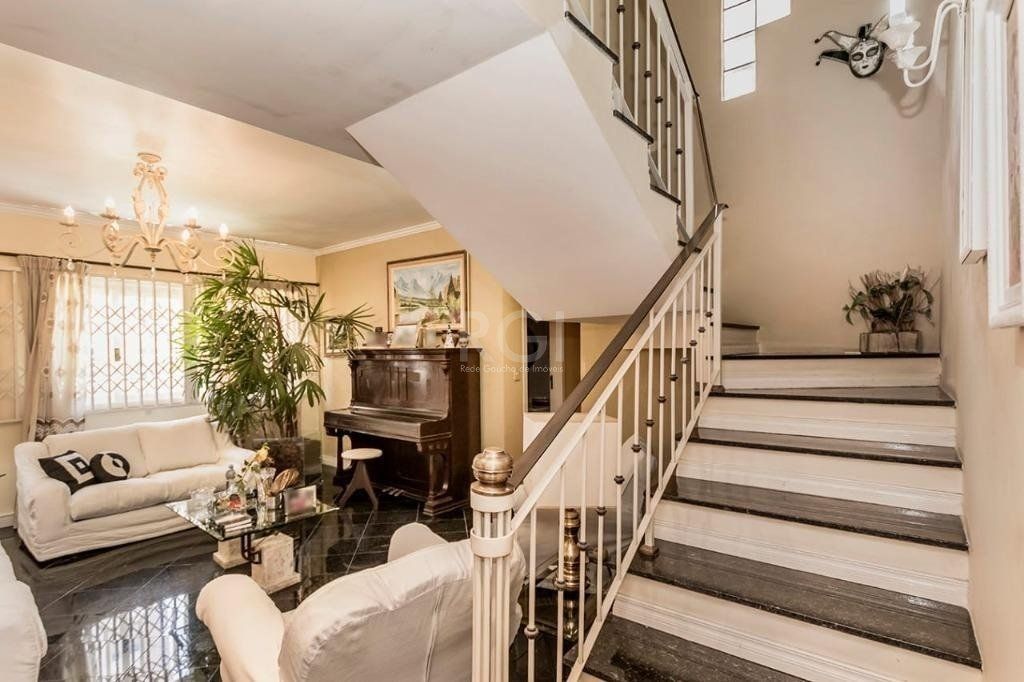 Casa à venda com 3 quartos, 378m² - Foto 2