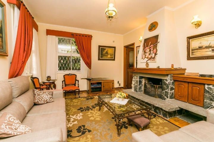 Casa com 420m², 5 dormitórios no bairro Petrópolis em Porto Alegre para Comprar